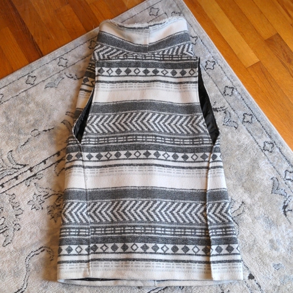 Cozy Sherpa Vest - Picture 6 of 12